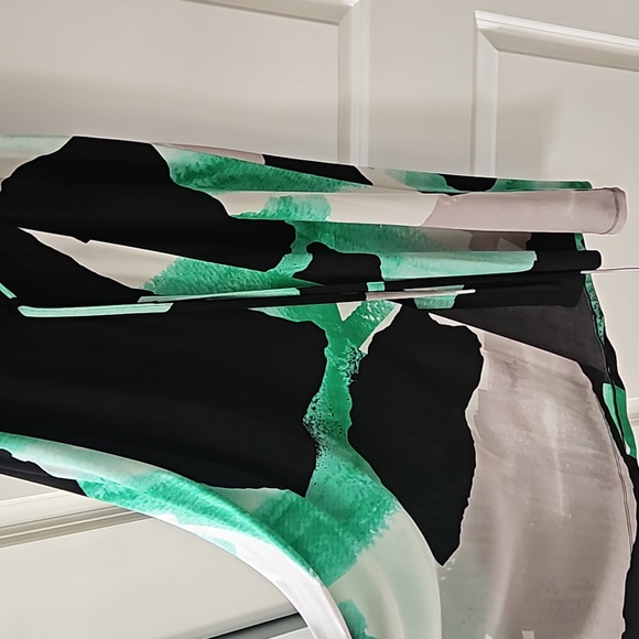 Faux wrap midi, no wrinkling, perfect for travel. - Picture 4 of 5